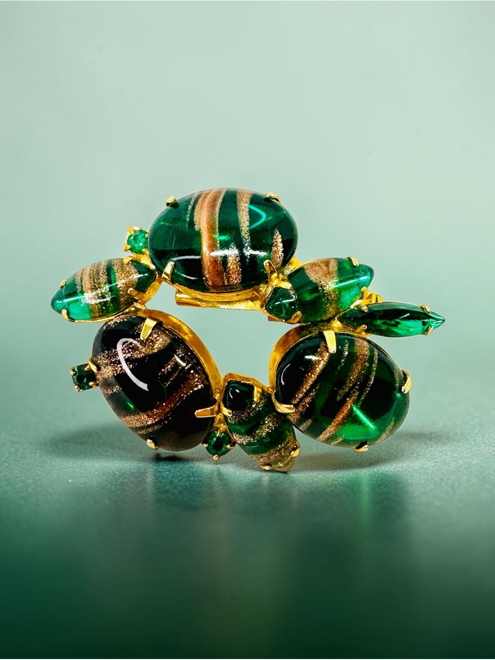 Green Art Glass with Golden Glitter Brooch — Elegant Women's Jewelry